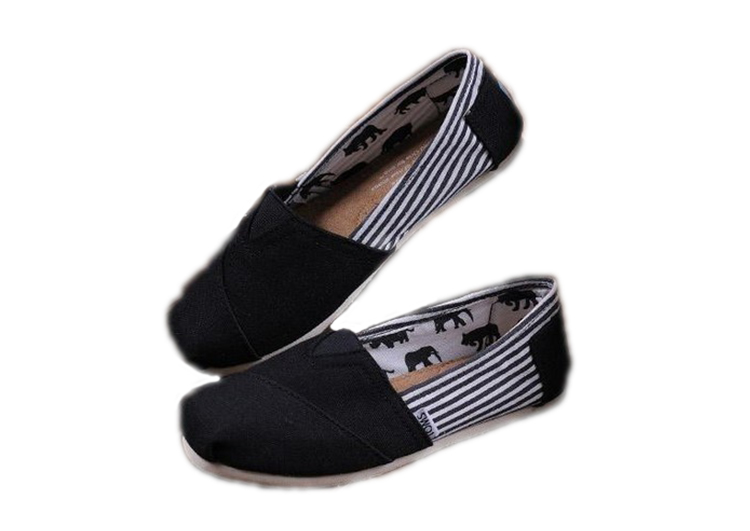 .TOMS SHOES - CLASSIC BLACK CANVAS