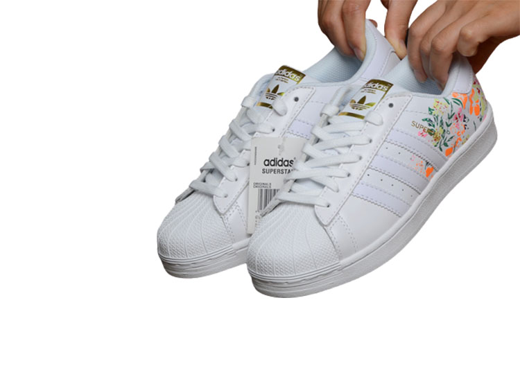 ADIDAS Stan Smith - White With Fleur - 1
