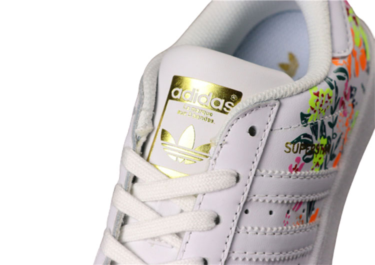 ADIDAS Stan Smith - White With Fleur - 14